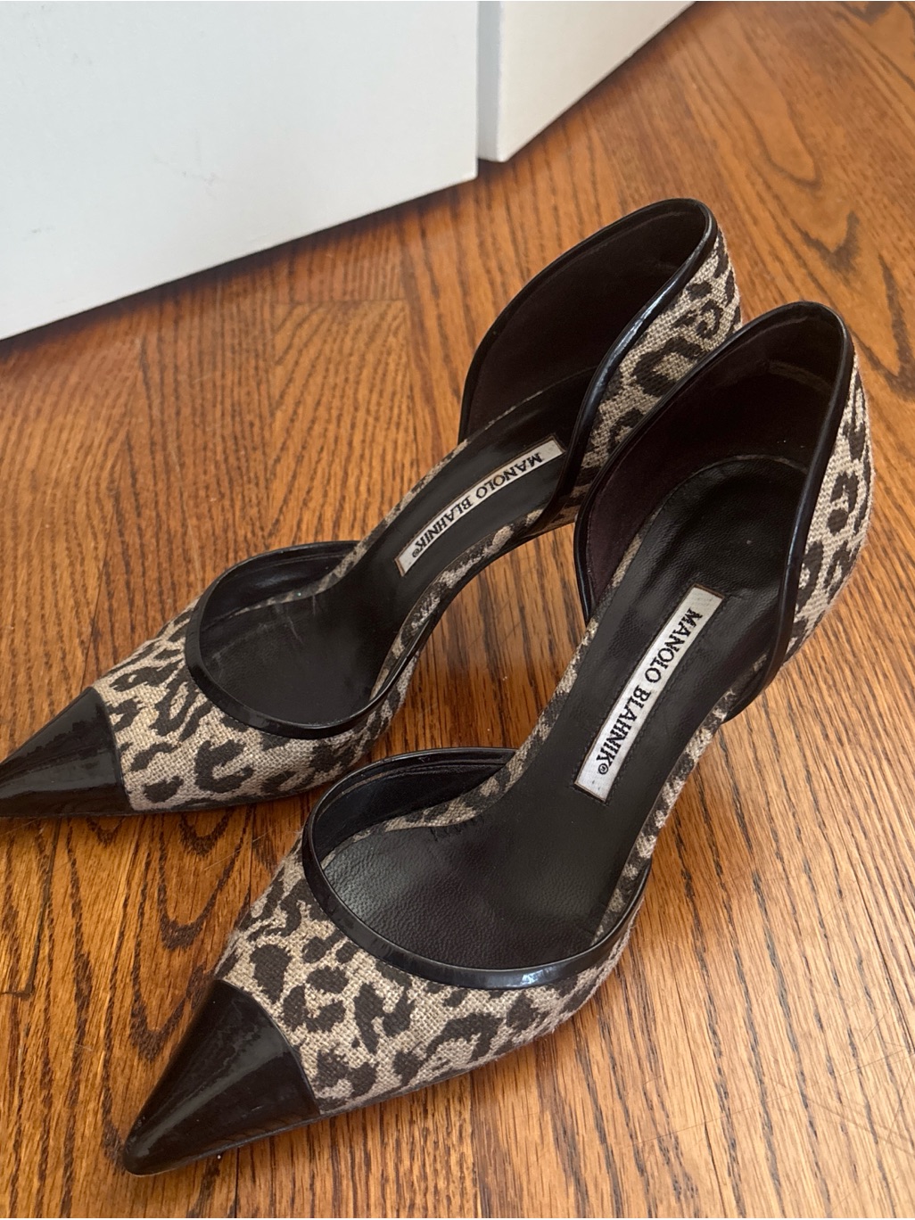 Manolo Blahnik Leopard-Print Pointed Toe Pumps In Black And Beige